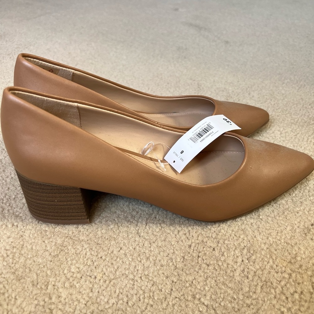 NEW Elegant Tan Block Heel Pumps